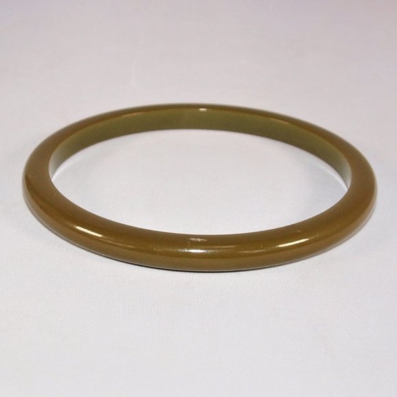 Narrow Olive Vintage Bakelite Bangle - Picture 1 of 3
